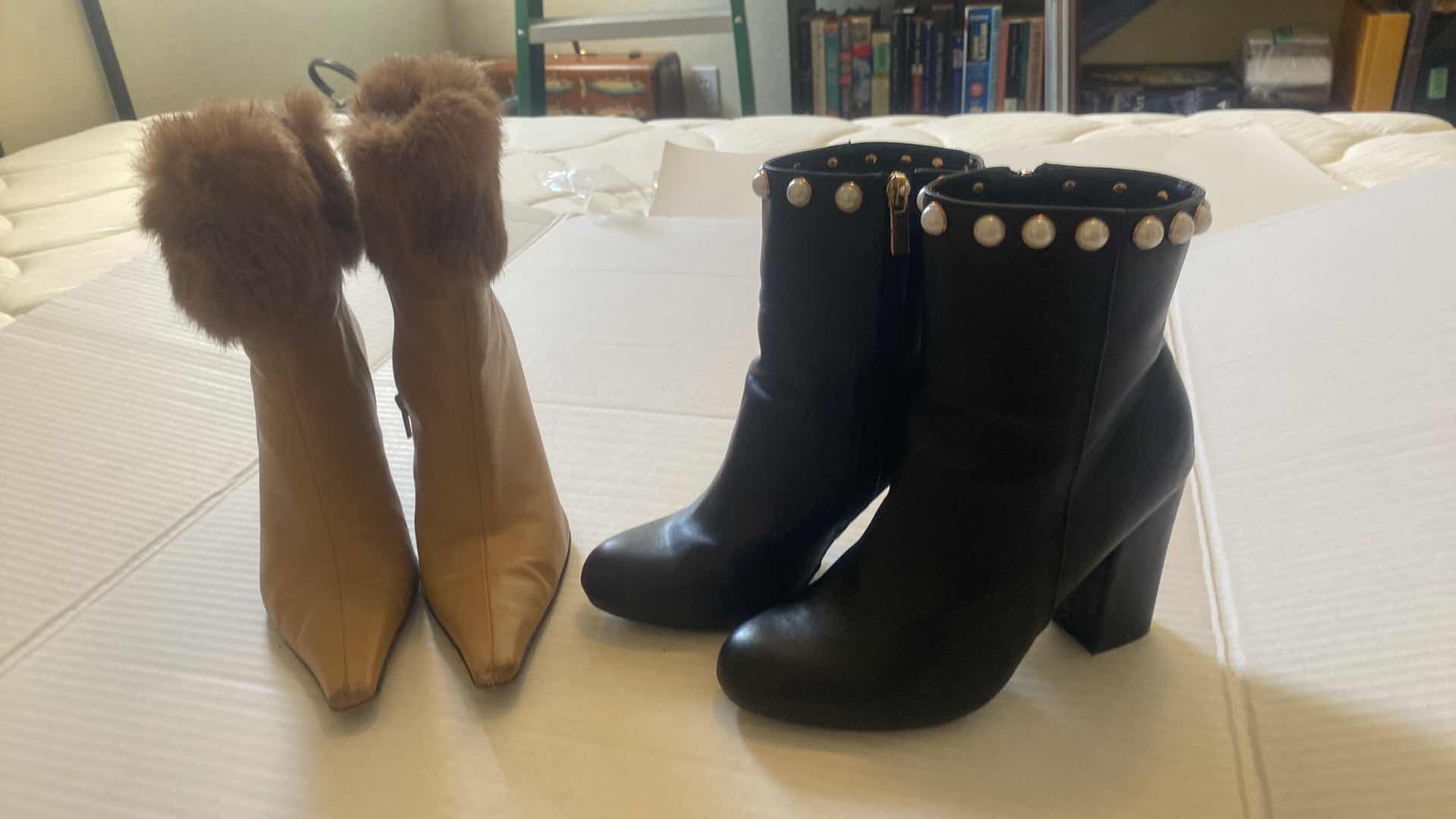 Photo 1 of WOMEN’S FASHION BOOTS SIZE 8 (2)