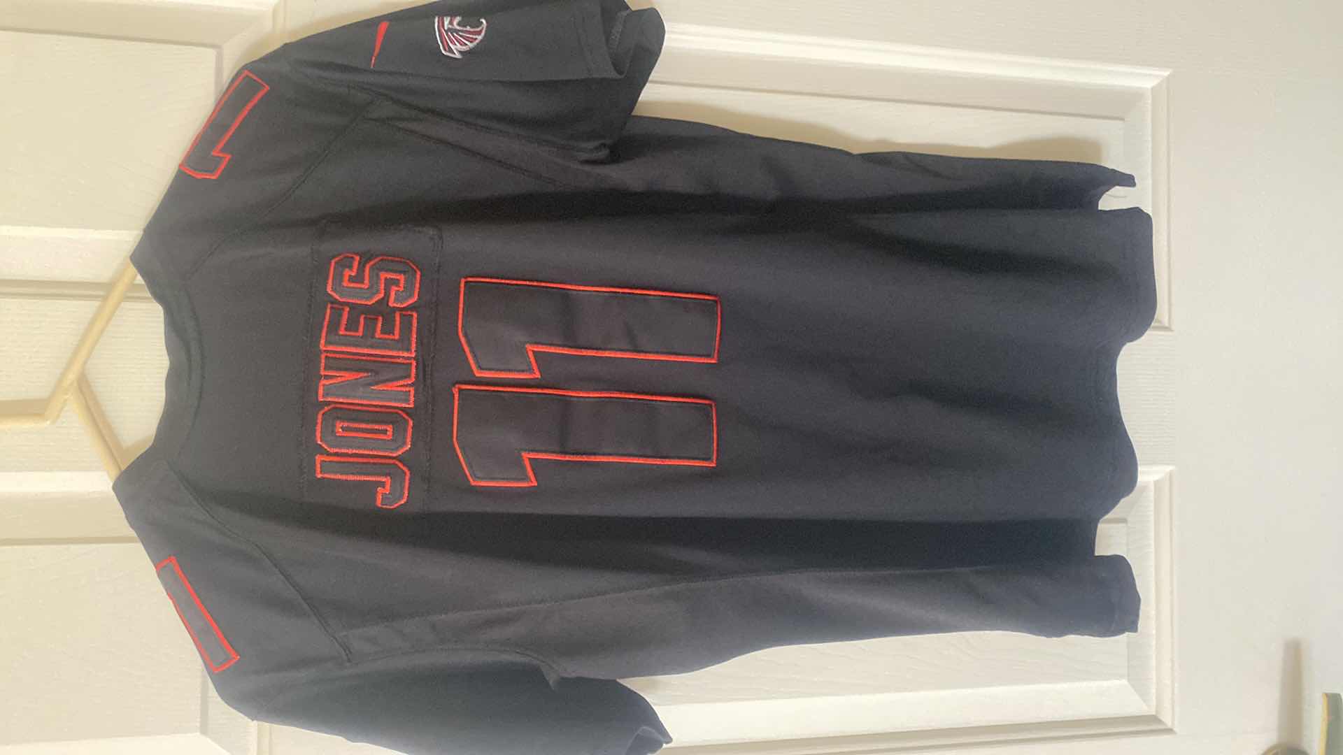 Photo 1 of ATLANTA FALCONS JULIO JONES 11 JERSEY WITH SUPER BOWL PATCH YOUTH SIZE EXTRA XXLARGE