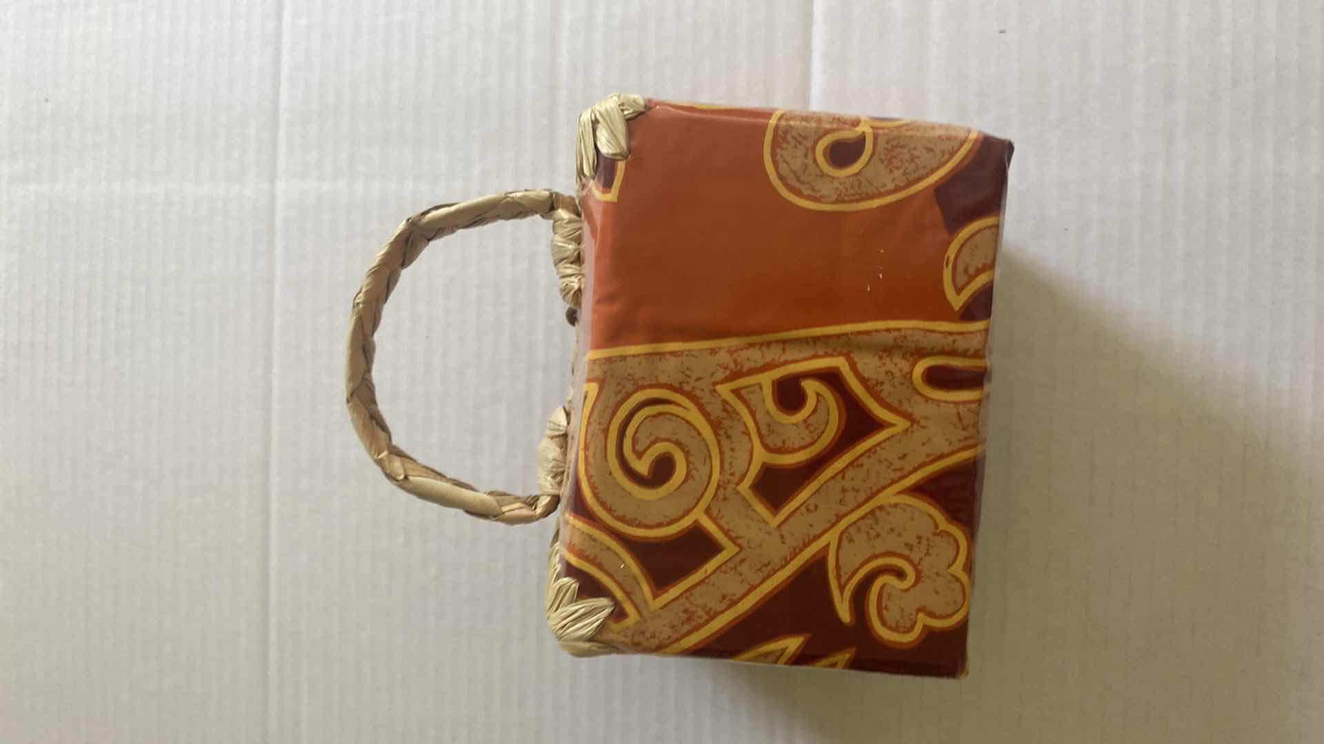 Photo 1 of WOMEN’S ORANGE FLORAL RAPHIA FLOWER BOX BAG & WOVEN FLAMINGO CLUTCH 10 1/2“ X 7 1/4“