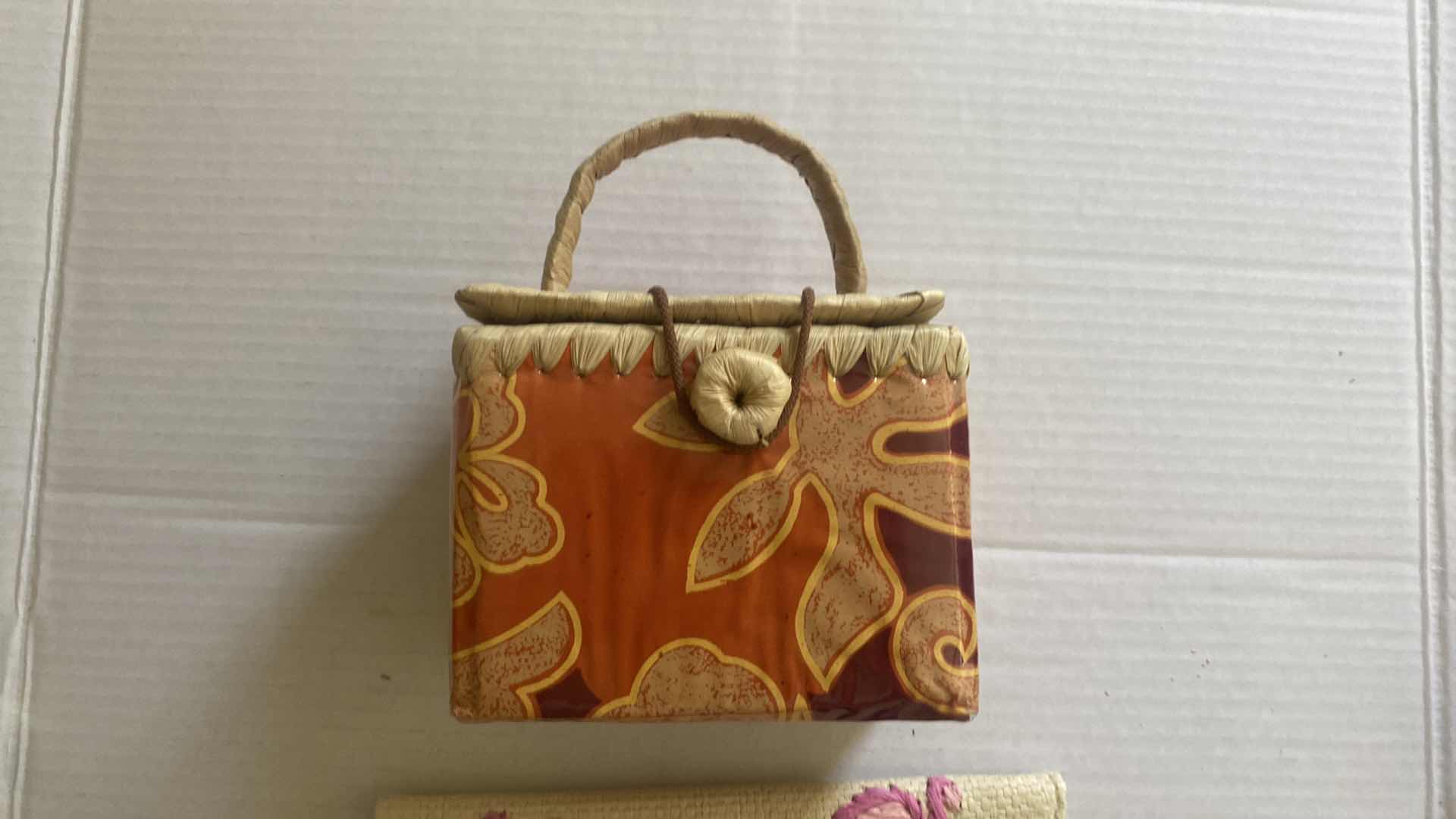 Photo 1 of WOMEN’S ORANGE FLORAL RAPHIA FLOWER BOX BAG & WOVEN FLAMINGO CLUTCH 10 1/2“ X 7 1/4“