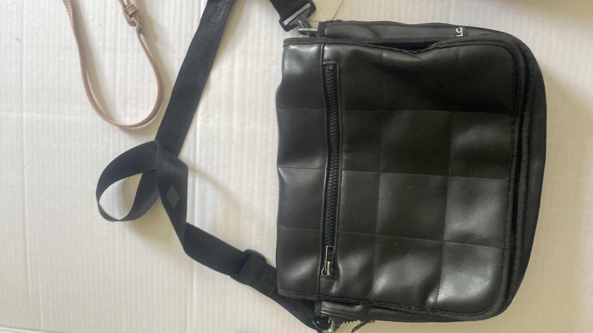 Photo 1 of WOMEN’S HANDBAGS (3)