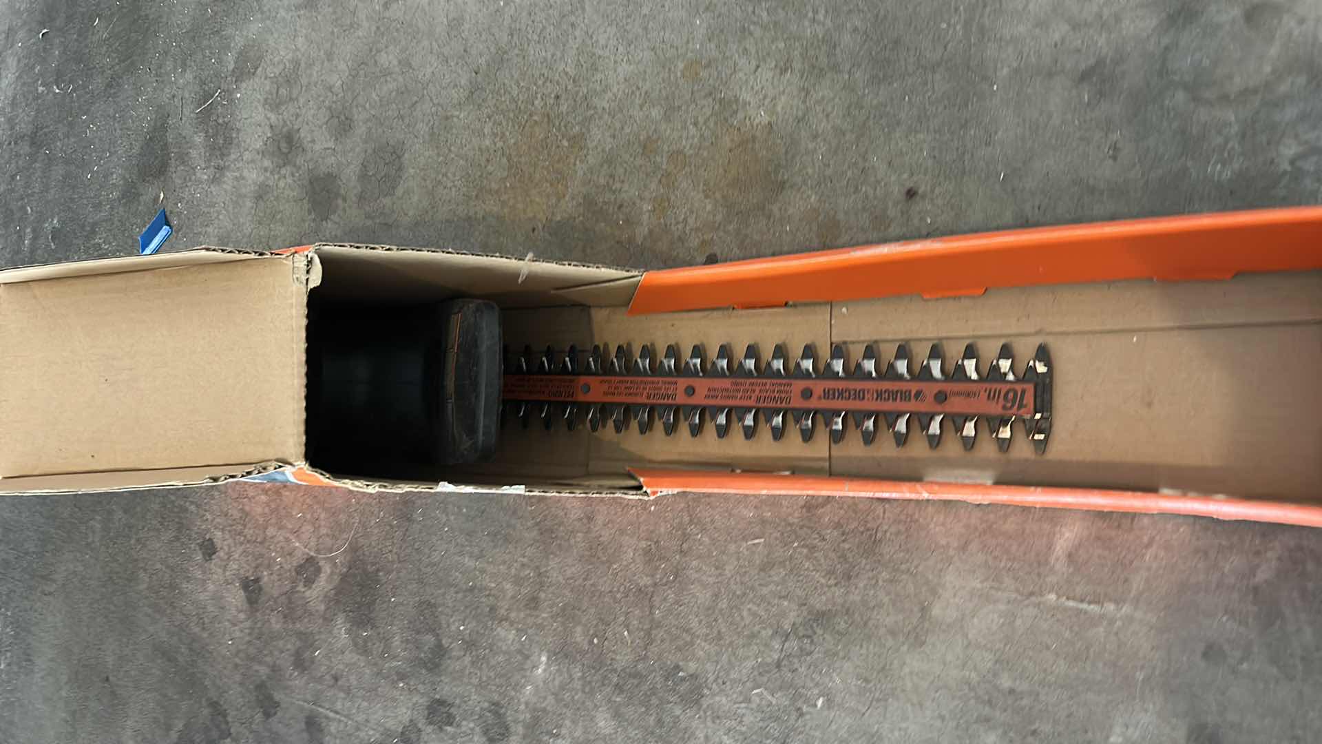 Photo 1 of BLACK & DECKER 16 INCH HEDGE TRIMMER