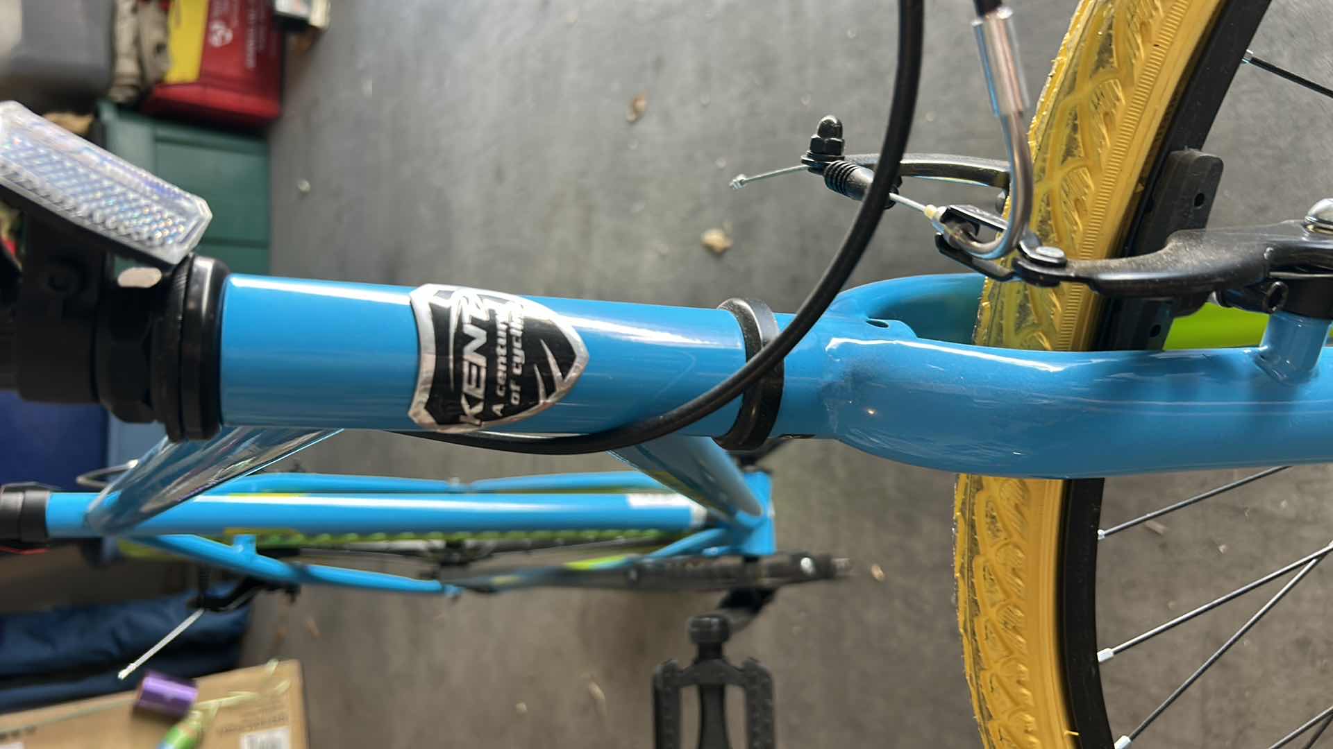 Photo 1 of KENT 700 C RIDGELAND HYBRID, BIKE IN BLUE AND GREEN