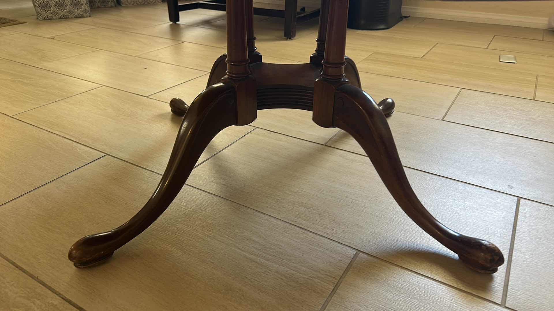 Photo 1 of VINTAGE MAHOGANY, PIECRUST COFFEE TABLE WITH SCALLOPED EDGE AND GRACEFUL TRIPOD BASE v 33“ x 33“ x H17“
