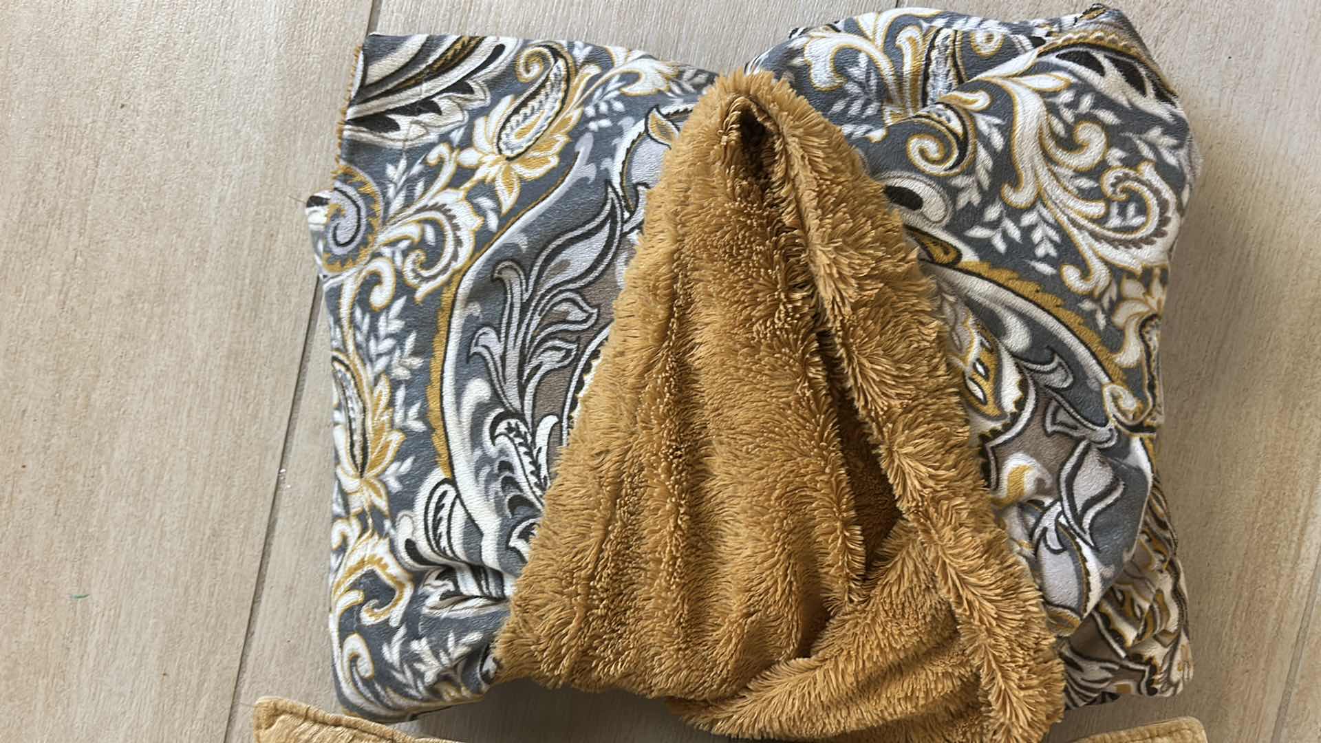 Photo 1 of 2 TOSS PILLOWS AND SOFT THROW
