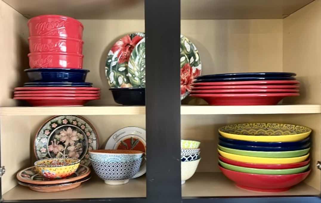 Photo 1 of PLATES AND BOWLS