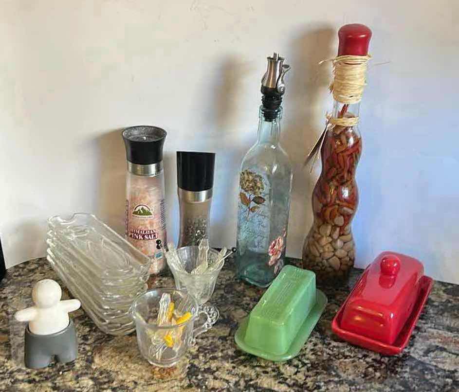 Photo 1 of KITCHEN ITEMS AND HOMEGOODS