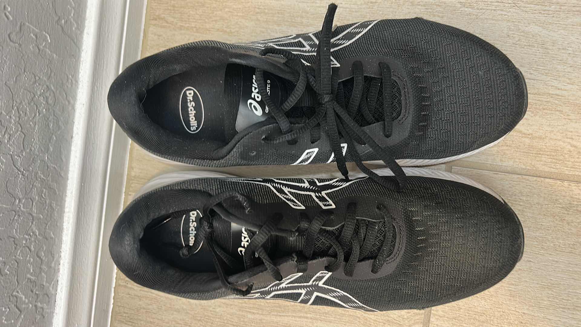Photo 1 of ASICS GEL-CONTEND, RUNNING SHOES - WOMENS SIZE 10
