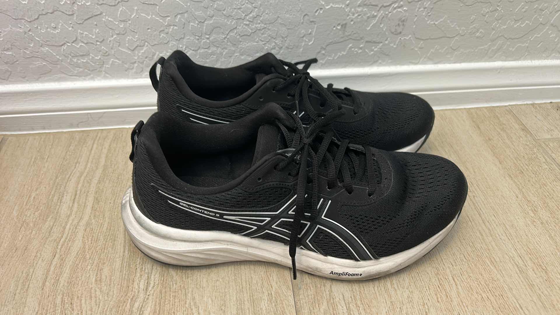 Photo 1 of ASICS GEL-CONTEND, RUNNING SHOES - WOMENS SIZE 10