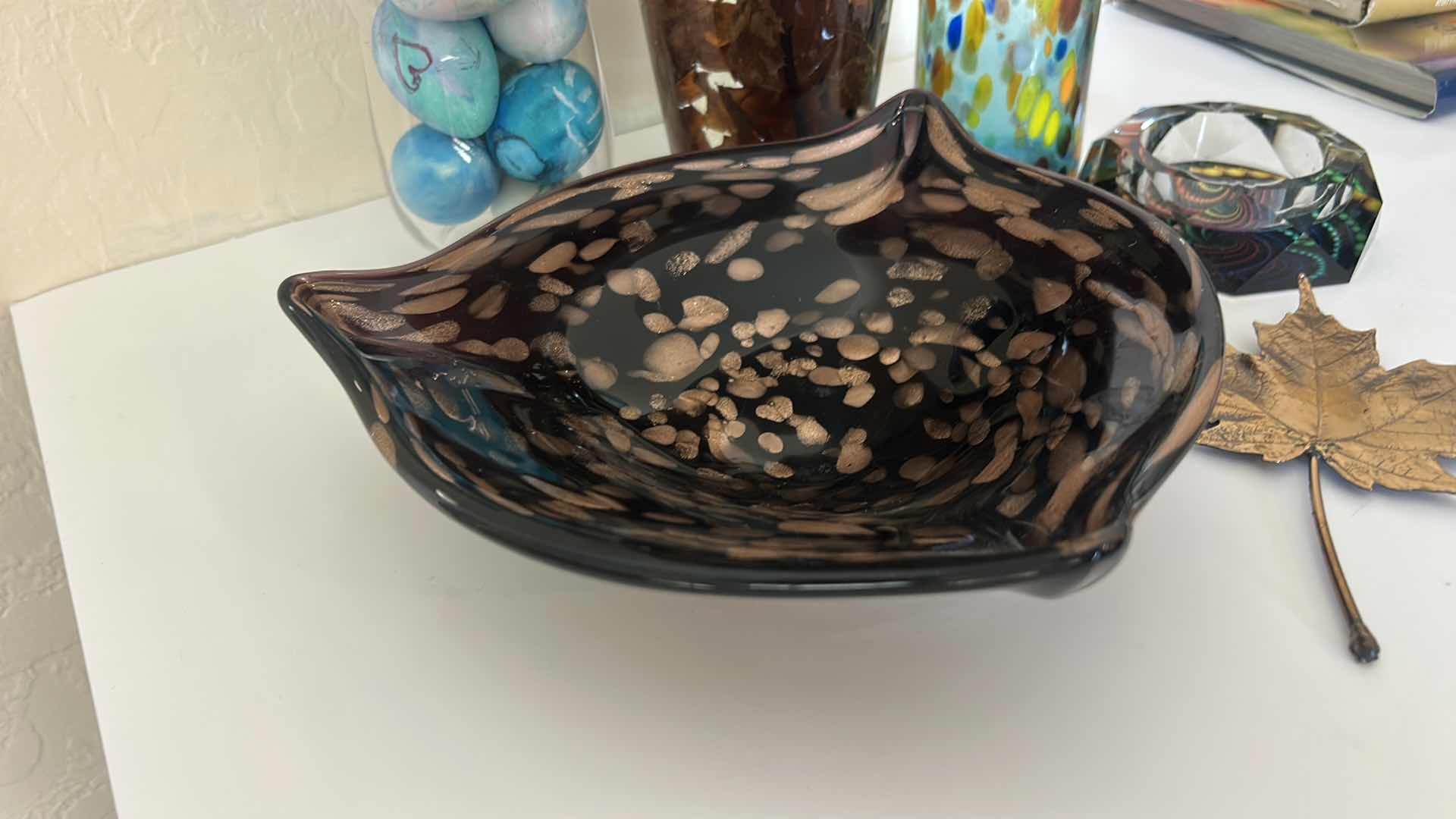 Photo 1 of HOMEGOODS AND HOME DECOR, (TALLEST, H 18 1/2”)