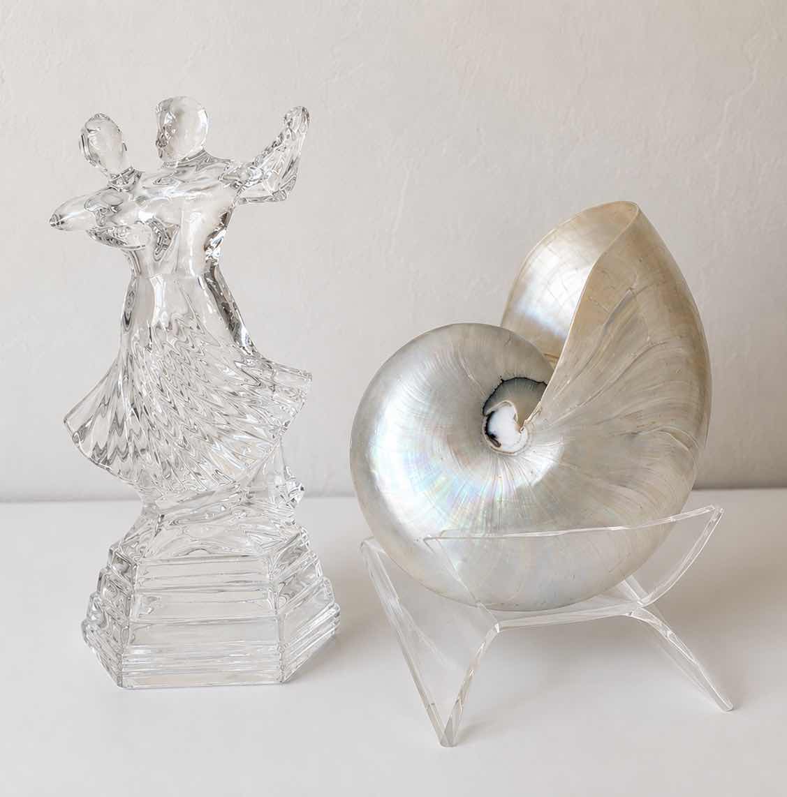 Photo 1 of HOME DECOR- ROYAL CRYSTAL ROCK TANGO FIGURINE 24% LEAD CRYSTAL SCULPTURE OF A DANCING COUPLE MADE IN ITALY AND SHELL ON STAND (TALLEST H10”)