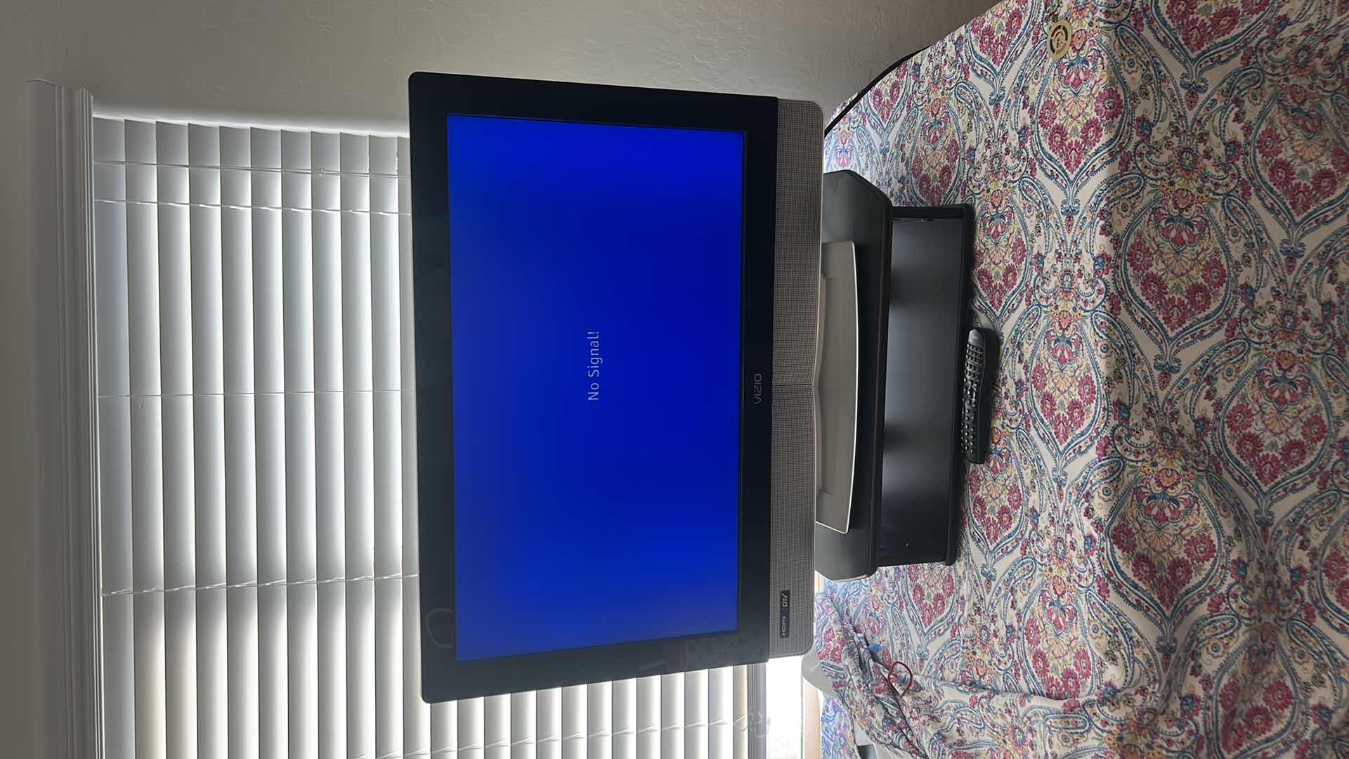 Photo 1 of VIZIO VX32L 32 INCH LCD TELEVISION WITH STAND