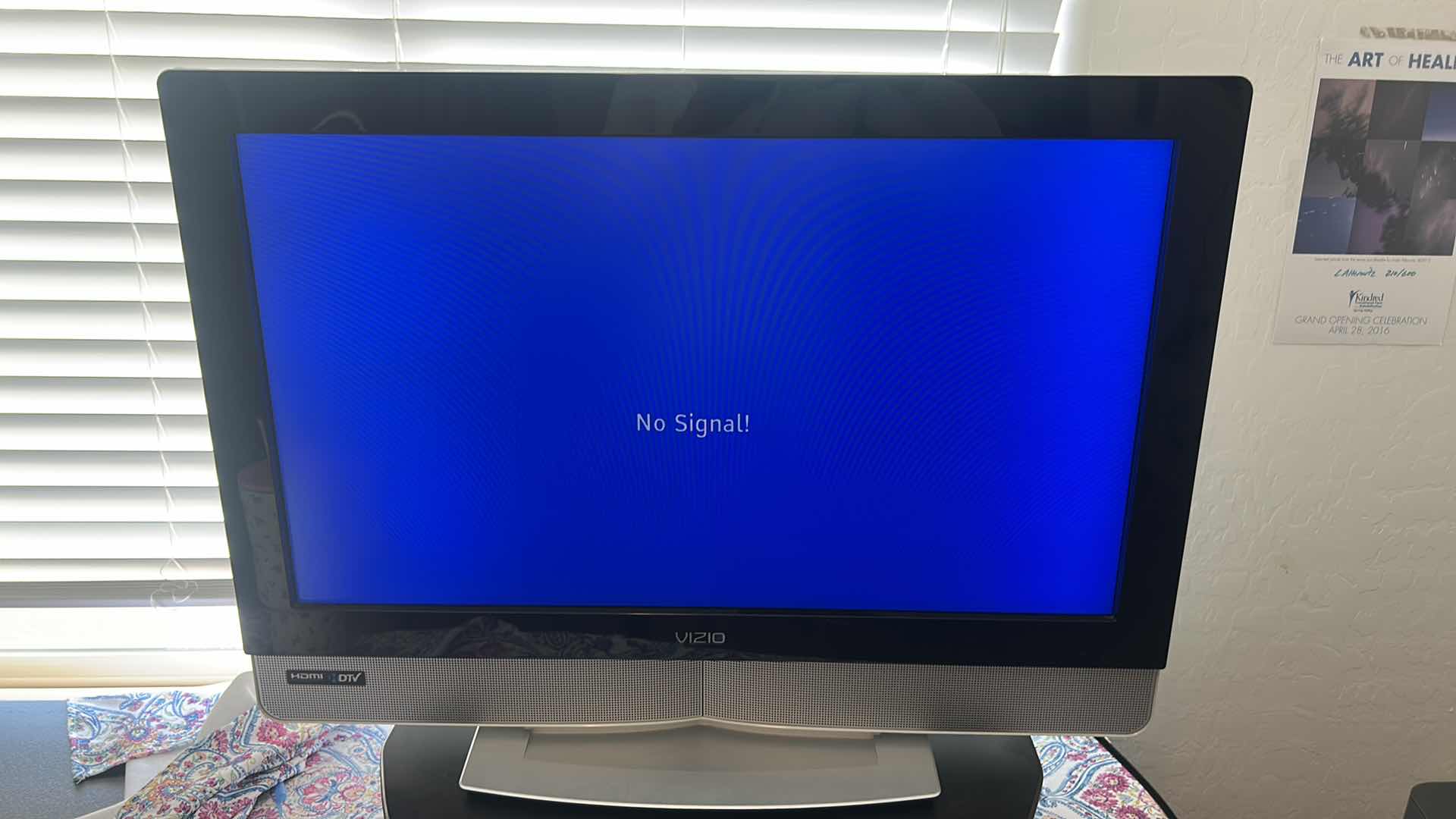 Photo 1 of VIZIO VX32L 32 INCH LCD TELEVISION WITH STAND