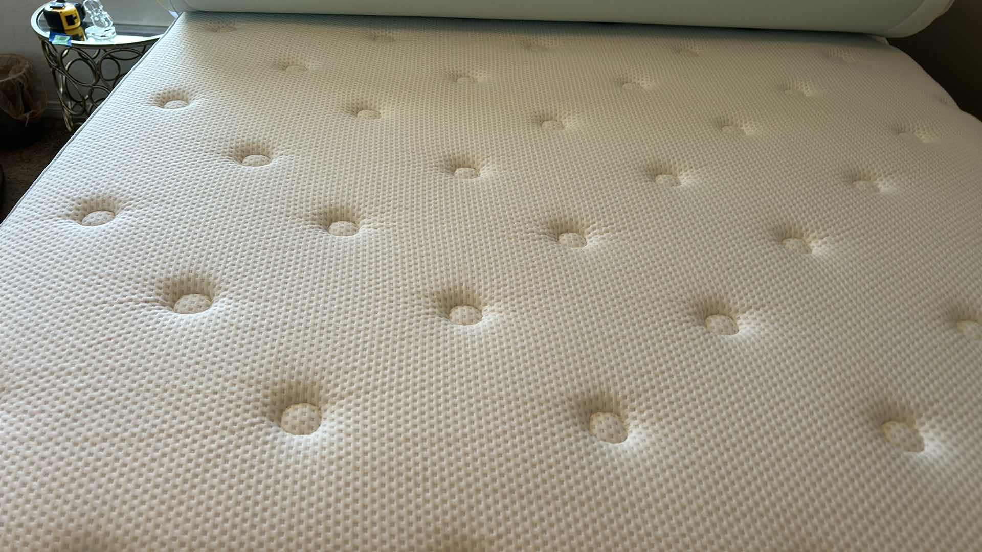 Photo 1 of ZINUS QUEEN MATTRESS WITH FOAM PAD, TOPPER, AND COVER WITH BOX SPRINGS