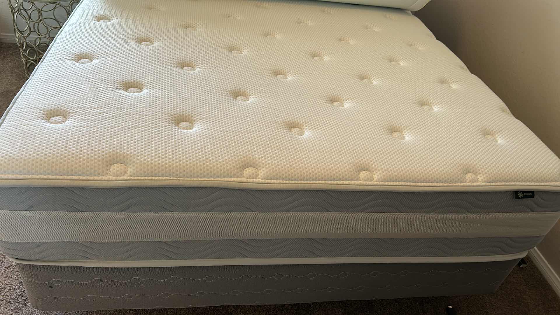Photo 1 of ZINUS QUEEN MATTRESS WITH FOAM PAD, TOPPER, AND COVER WITH BOX SPRINGS