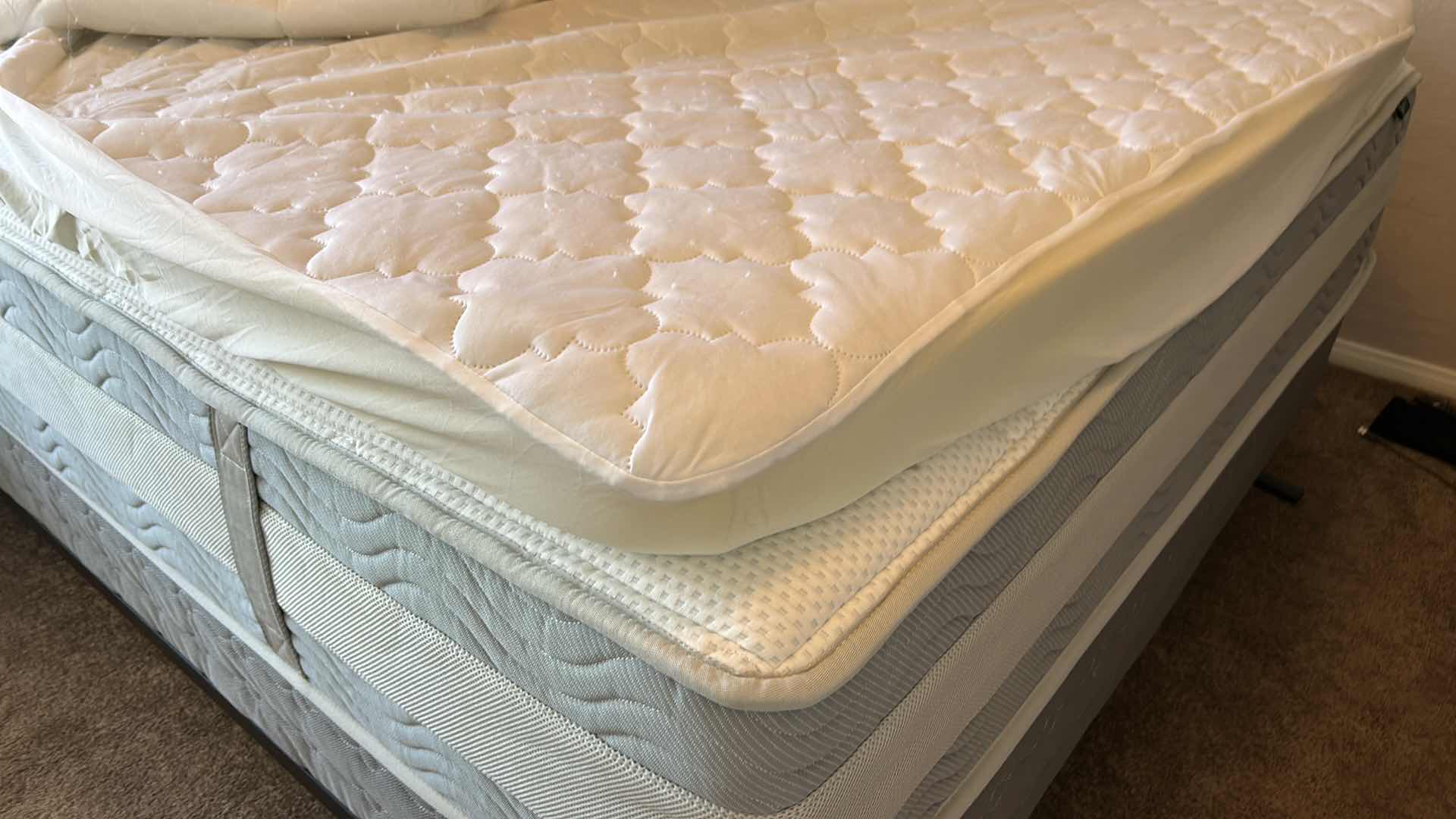 Photo 1 of ZINUS QUEEN MATTRESS WITH FOAM PAD, TOPPER, AND COVER WITH BOX SPRINGS