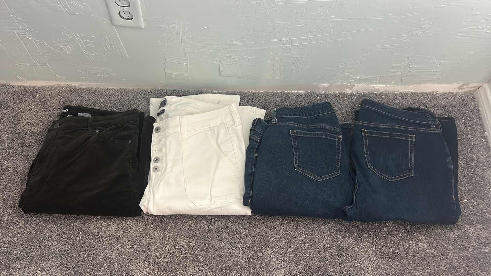Photo 1 of 4 PAIRS OF WONENS PLUS SIZE JEANS - TORRID, BUFFALO AND MORE