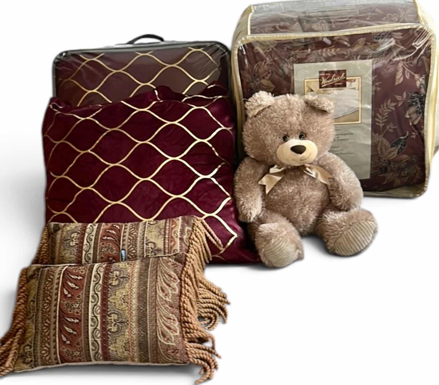 Photo 1 of QUEEN, BEDDING PILLOWS, AND SHAMS