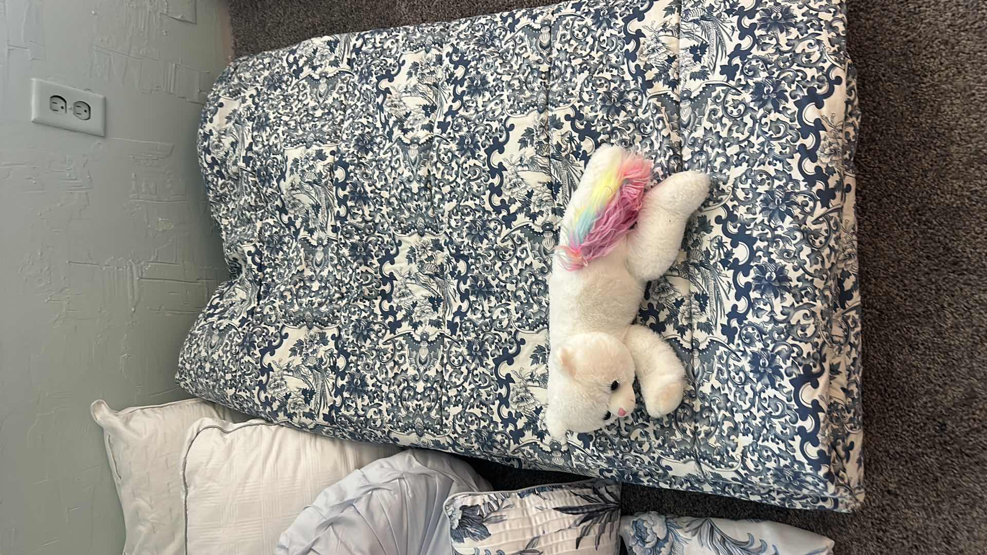 Photo 1 of QUEEN, BEDDING PILLOWS, AND SHAMS