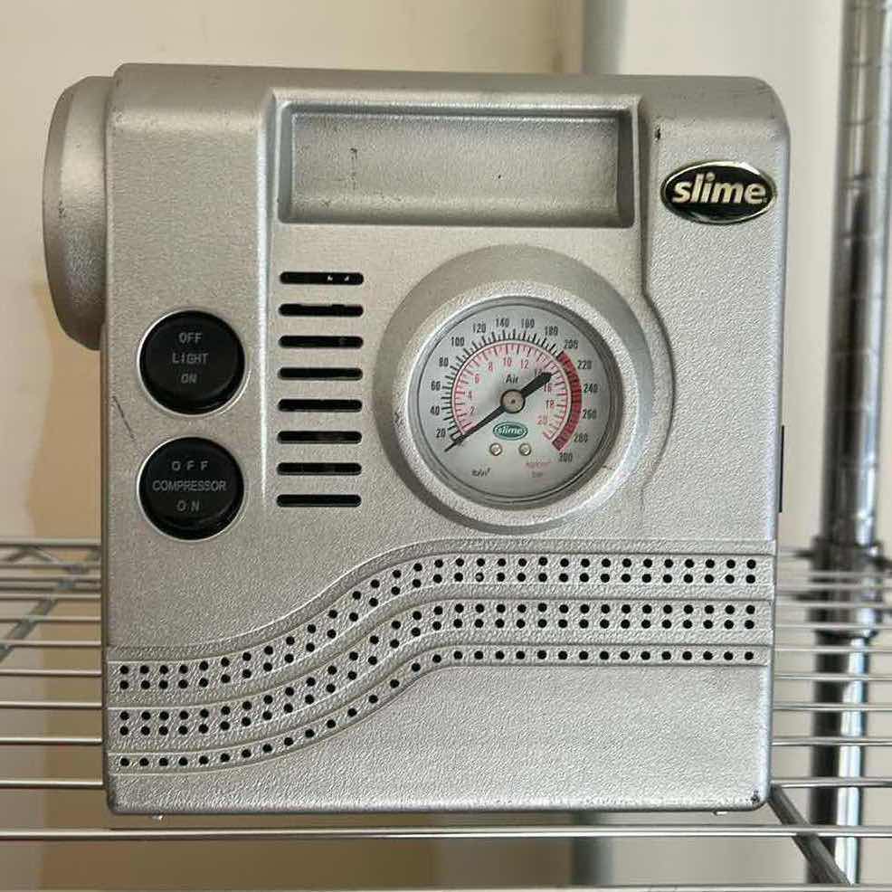 Photo 1 of SLIME 12 V TIRE INFLATOR