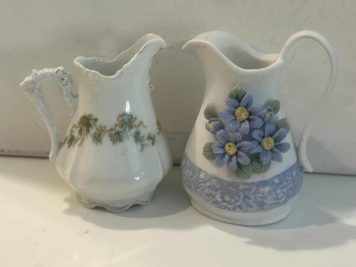 Photo 1 of 2 FLORAL CERAMIC PITCHERS H5”