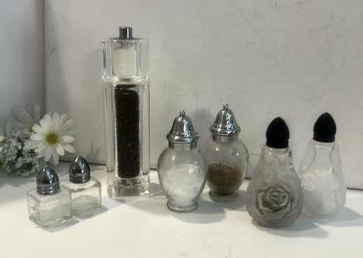 Photo 1 of SALT & PEPPER SHAKERS