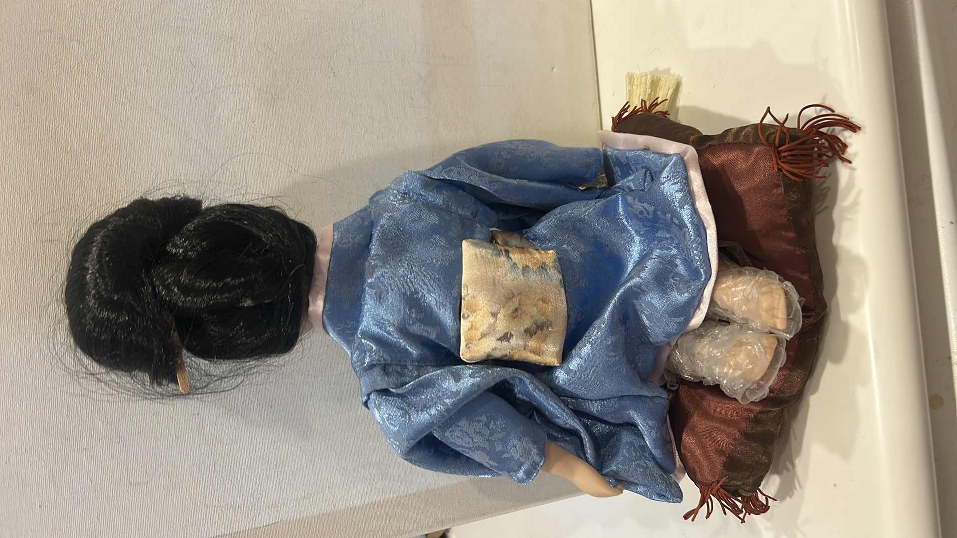 Photo 1 of VINTAGE COLLECTIBLE GEISHA-STYLE PORCELAIN DOLL
H14”