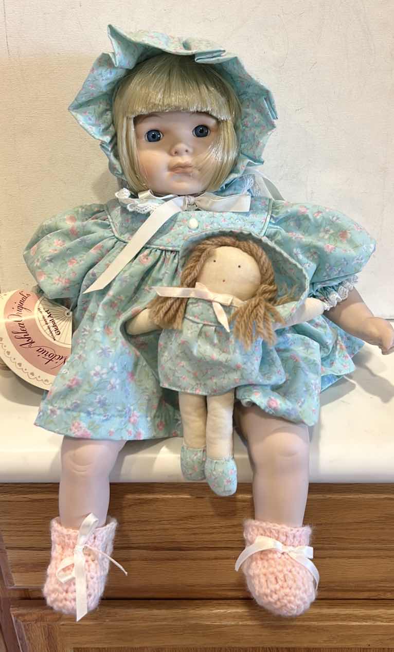 Photo 1 of VINTAGE VICTORIA ASHLEA ORIGINALS PORCELAIN DOLL $45