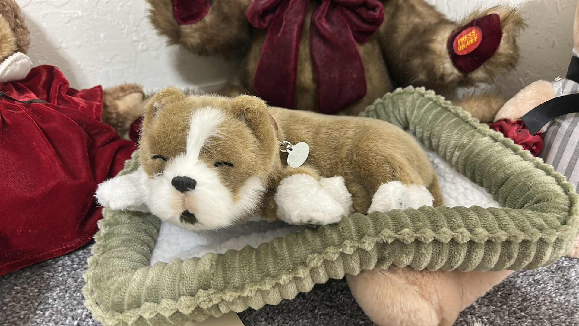 Photo 1 of PLUSH TOYS