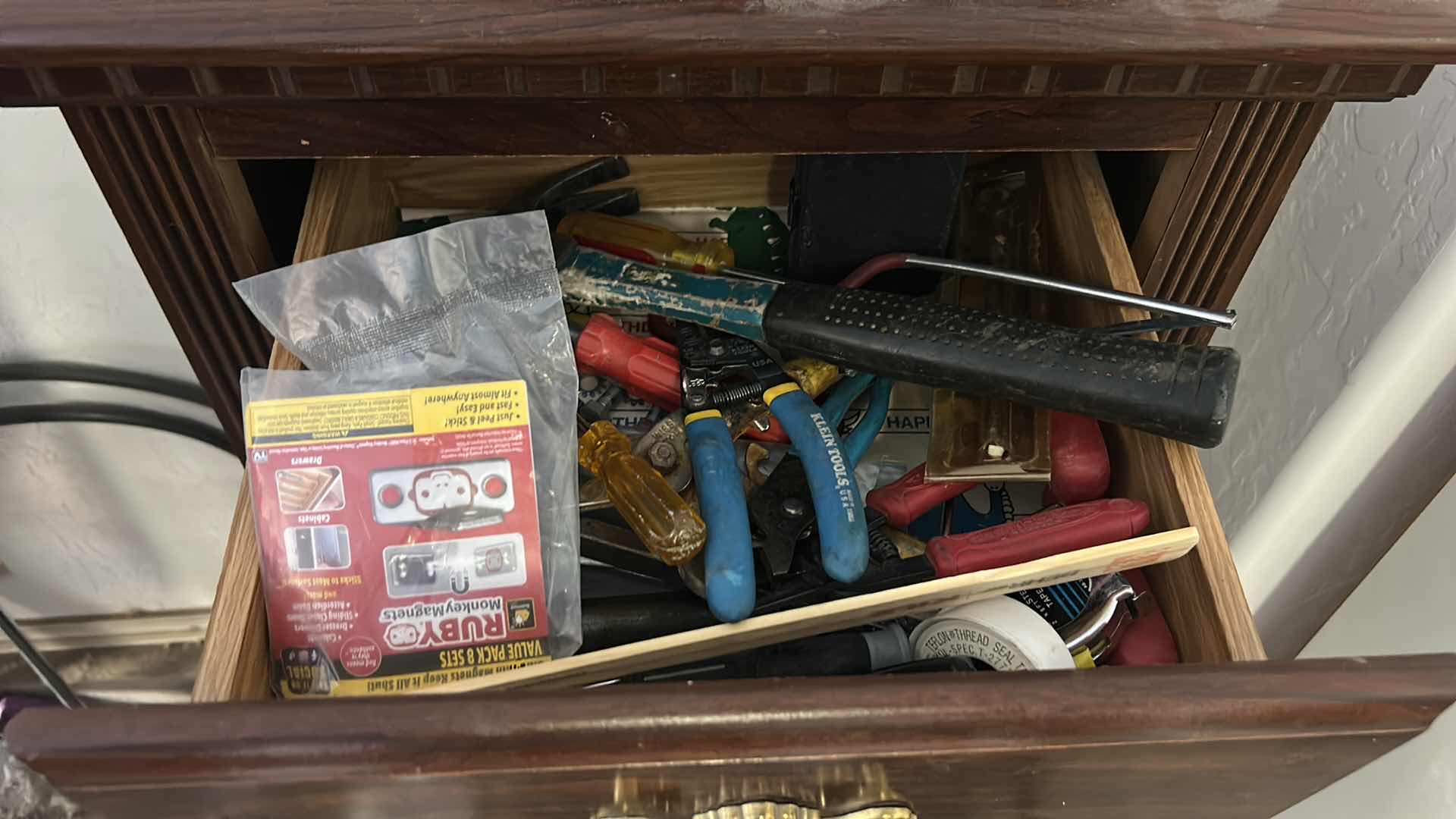 Photo 1 of CONTENTS OF 5 DRAWERS - VARIOUS TOOLS