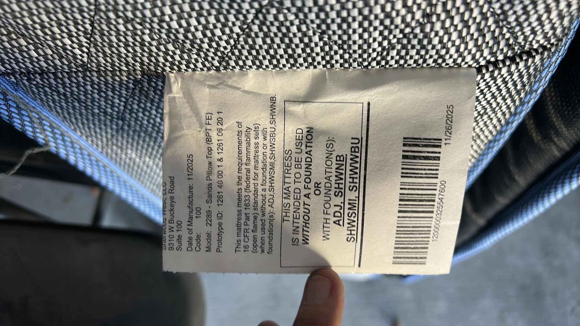 Photo 1 of SHERWOOD BEDDING ENCORE SPECIALTY EFFORTLESS QUEEN MATTRESS.