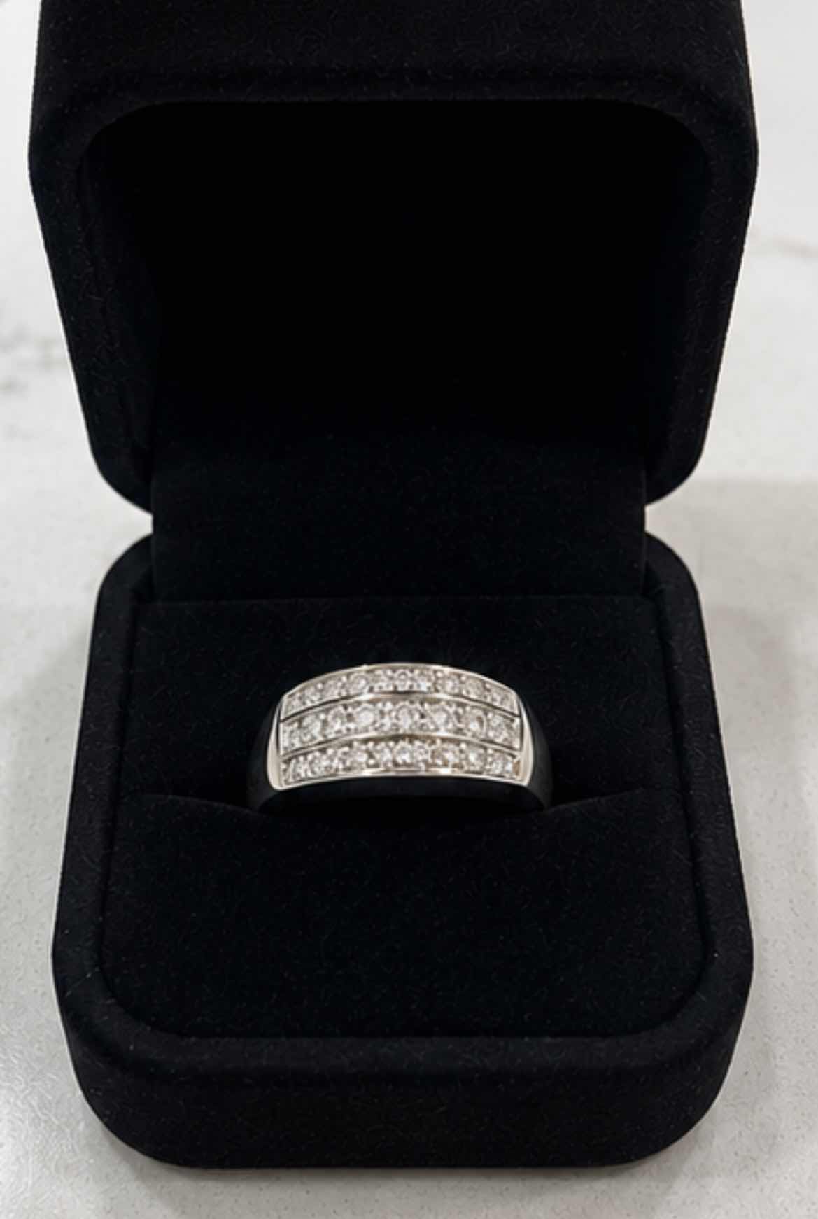 Photo 1 of 10K WHITE GOLD DIAMOND RING
0.50 CTW 5.2G (EST SIZE 9-10) #43 $2,800