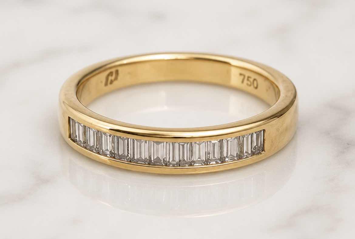 Photo 1 of 18K YELLOW GOLD DIAMOND RING 3.9 1G SIZE 6 1/2 W APPRAISAL #2008 $3378