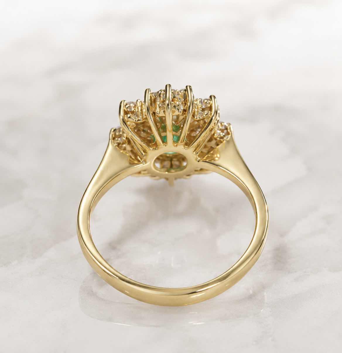 Photo 1 of 18K YELLOW GOLD EMERALD/DIAMOND 4.4G RING (SIZE 5 1/2)
W APPRAISAL #2008