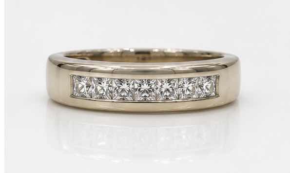 Photo 1 of 10K YELLOW GOLD 0.50 CTW DIAMOND RING 5.8 G. (EST SIZE 6–7.) #47