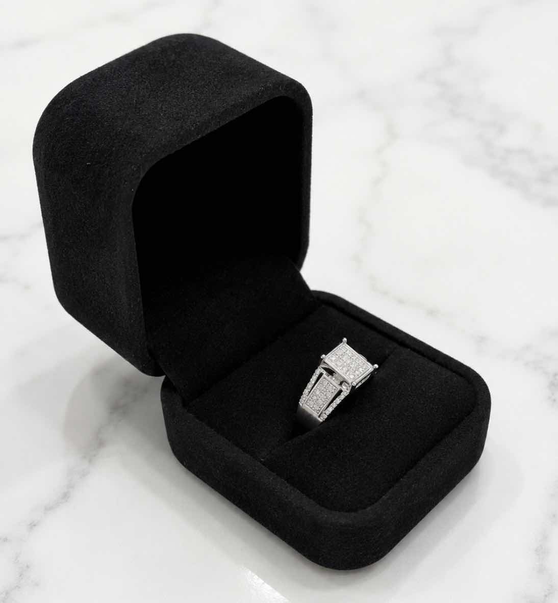 Photo 1 of 10K WHITE GOLD 1.5 CTW DIAMOND RING 3.7 G (EST SIZE 6–7) #15