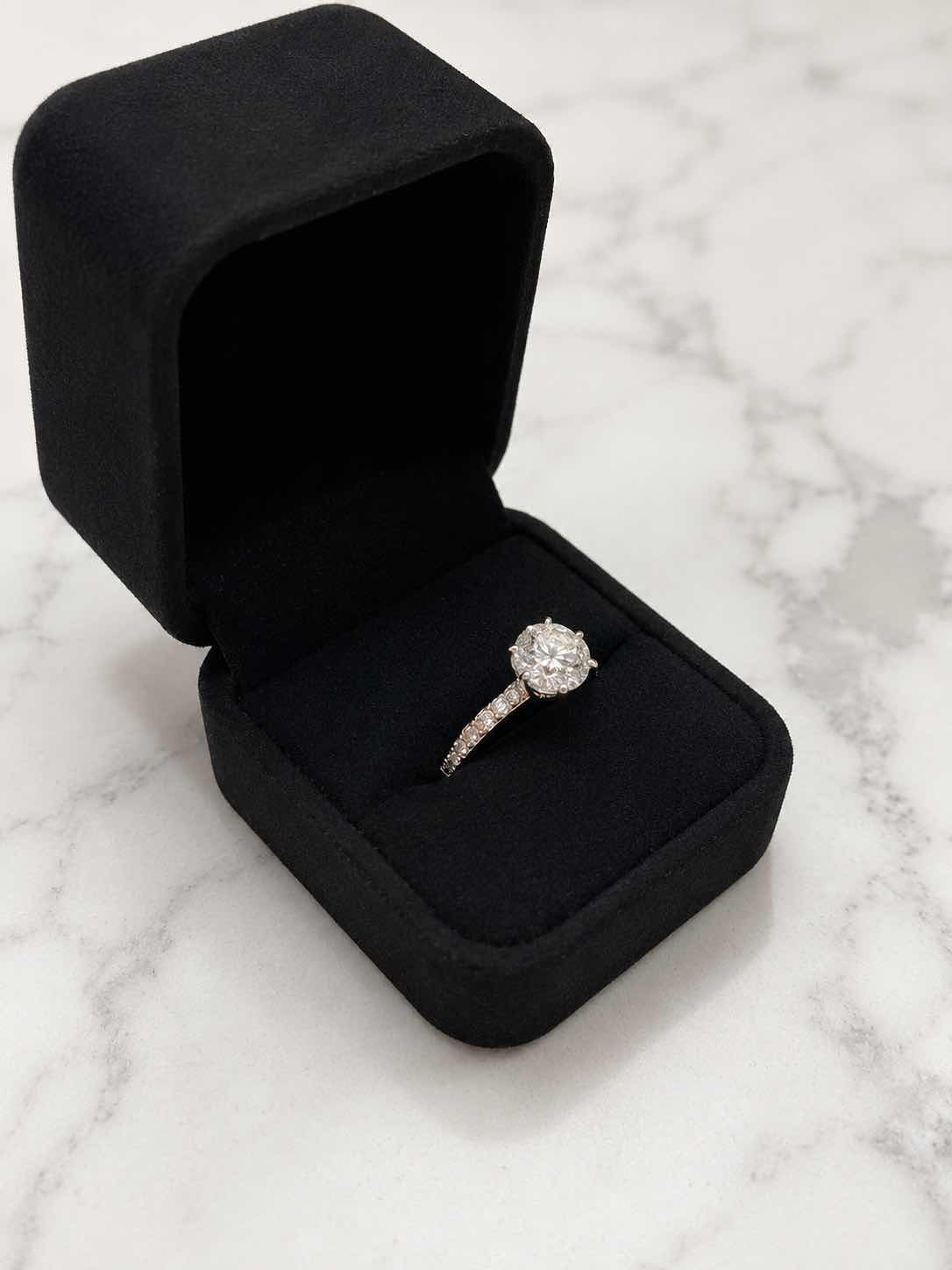 Photo 1 of 10K WHITE GOLD 1CTW DIAMOND RING 3.3 G. (EST SIZE 5–6) #49