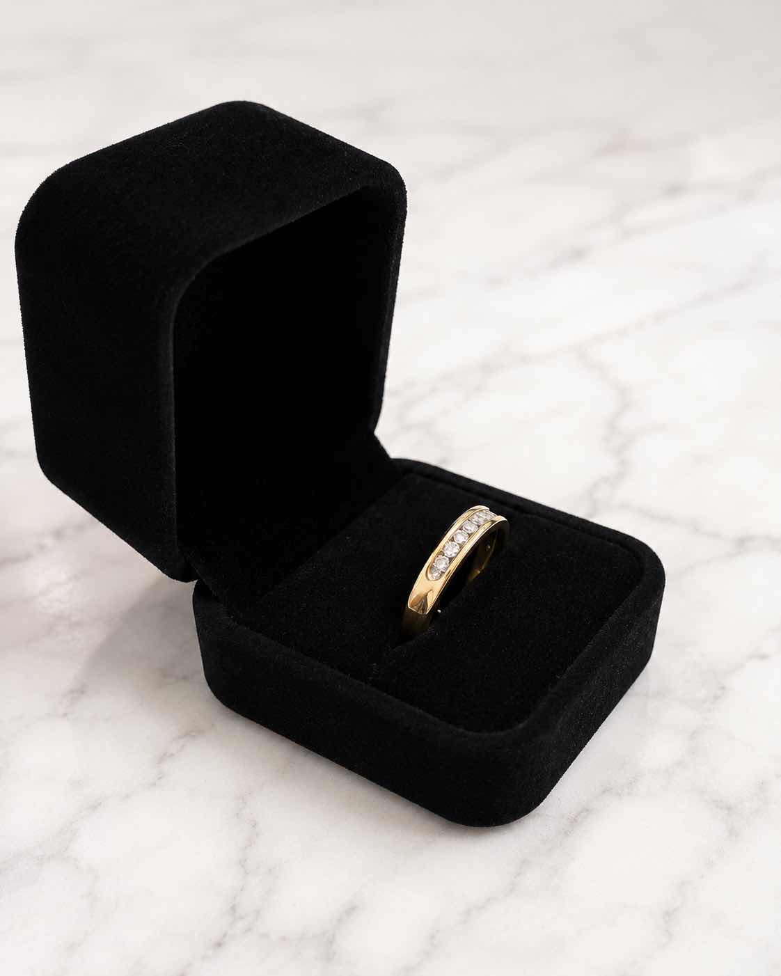 Photo 1 of 10 K YELLOW GOLD 1CTW DIAMOND RING 5.3 G (EST SIZE 8–9) #41