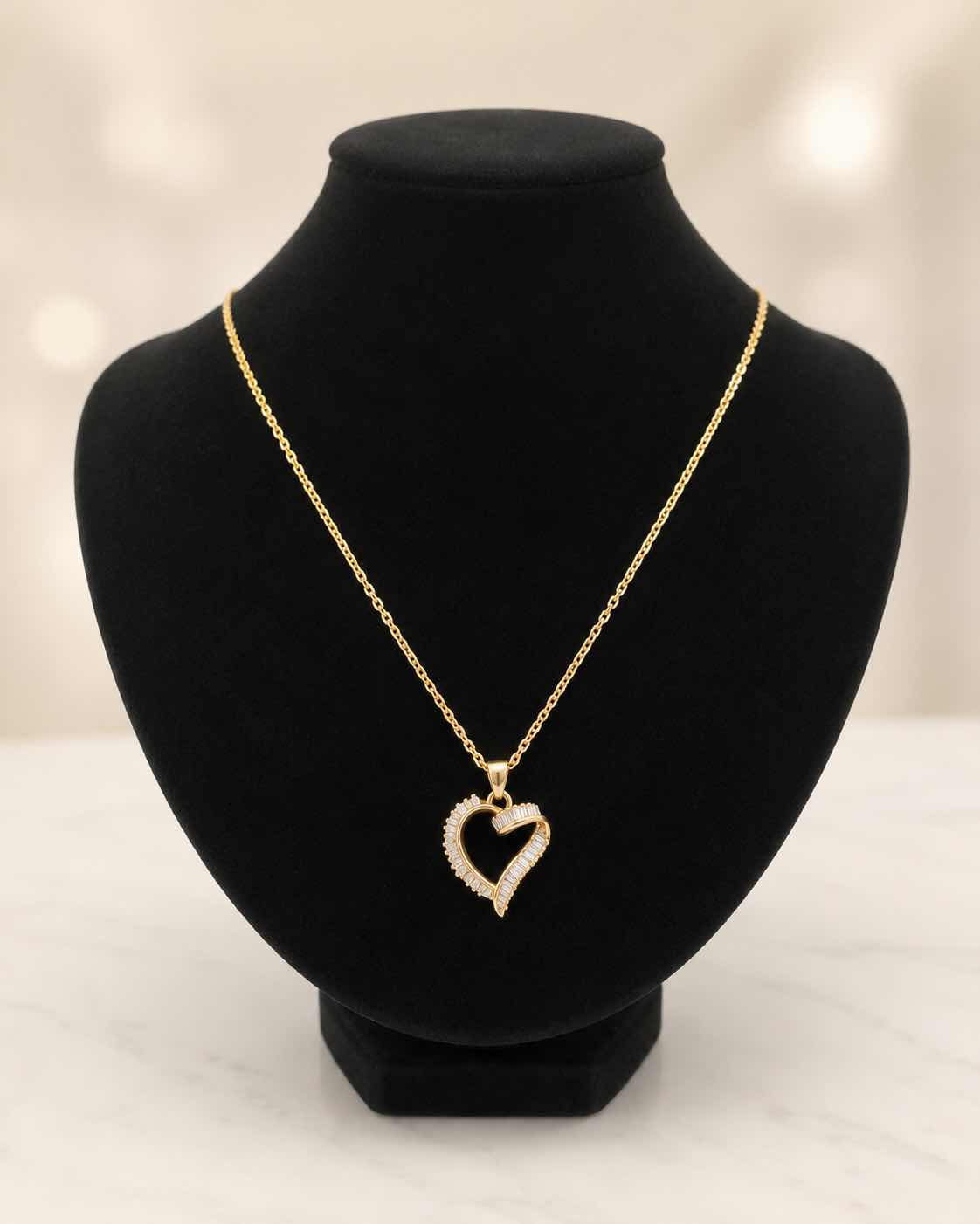 Photo 1 of 14K YELLOW GOLD W 2CTW DIAMOND HEART SHAPED NECKLACE 8G #18A