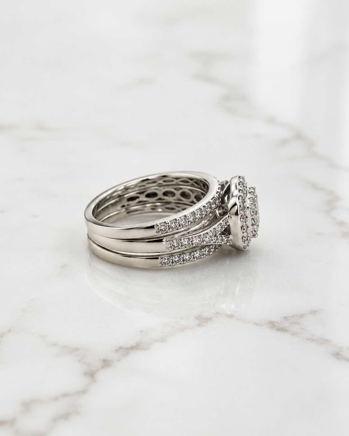 Photo 1 of 10K WHITE GOLD 2CTW DIAMOND RING 7.5G (EST SIZE 6-7) #35 $4000