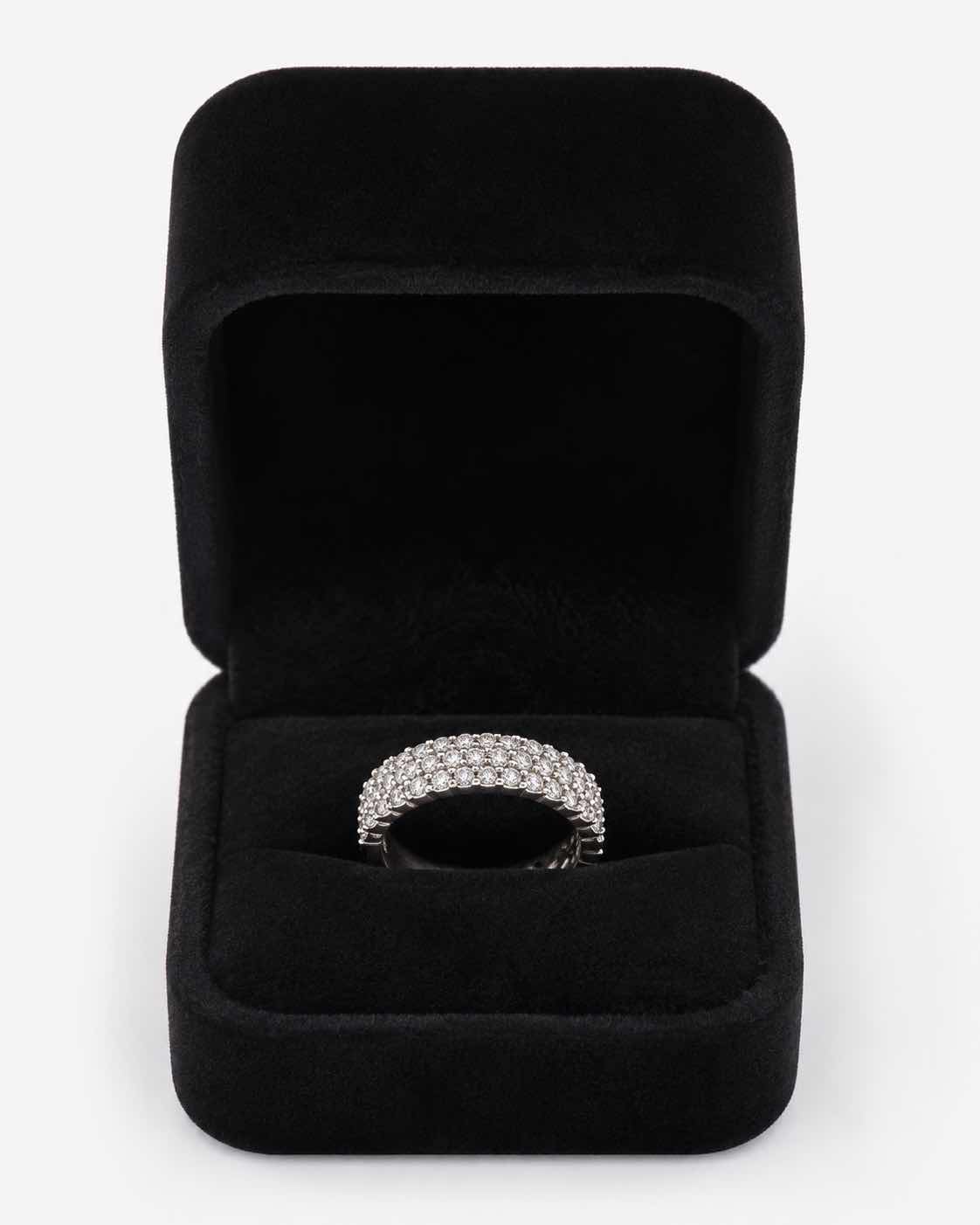 Photo 1 of 10K WHITE GOLD 2CTW DIAMOND RING 5G (EST SIZE 6–7) #35 $4000