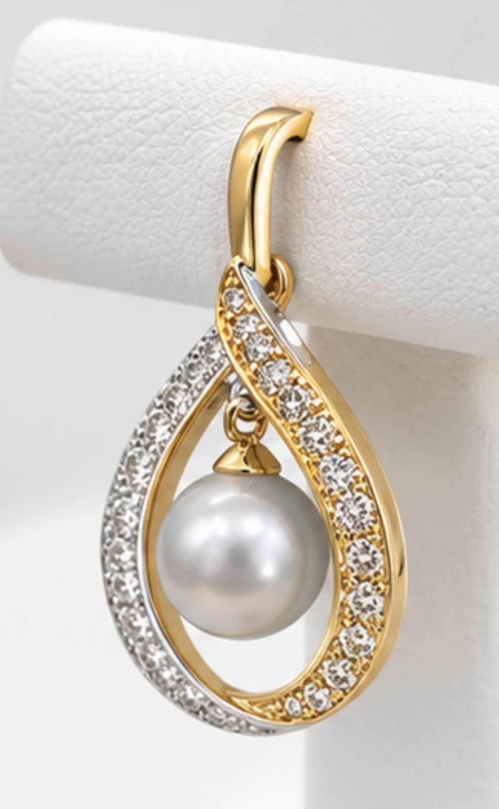 Photo 1 of 18K TWO-TONE YELLOW GOLD PEARL/DIAMOND PENDANT .6 0CTW DIAMOND 7.49 G W APPRAISAL #2016