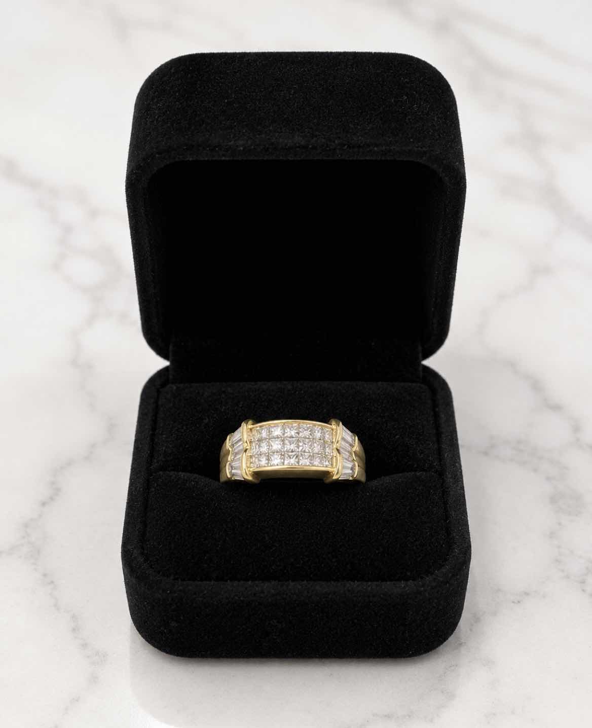 Photo 1 of 18K YELLOW GOLD W2.8 CTW DIAMOND RING 8.95 G (EST SIZE 7-8) W APPRAISAL #2009