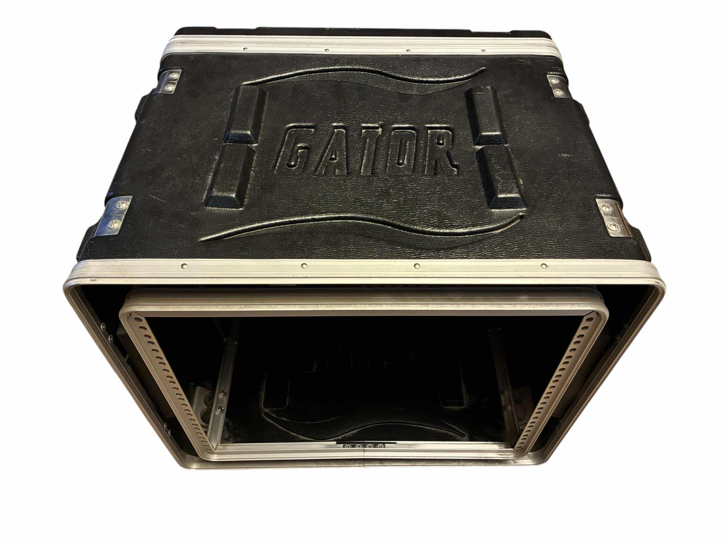 Photo 1 of MARS MUSIC 8SP SHOCK MOUNT RACK GATOR CASE G-SHOCK8