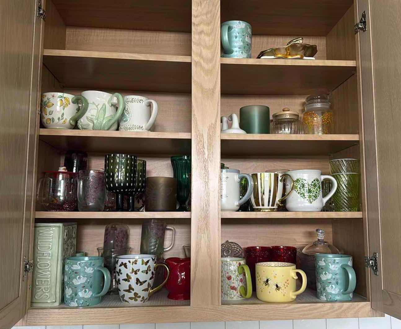Photo 1 of CONTENTS OF KITCHEN CABINET – CUPS