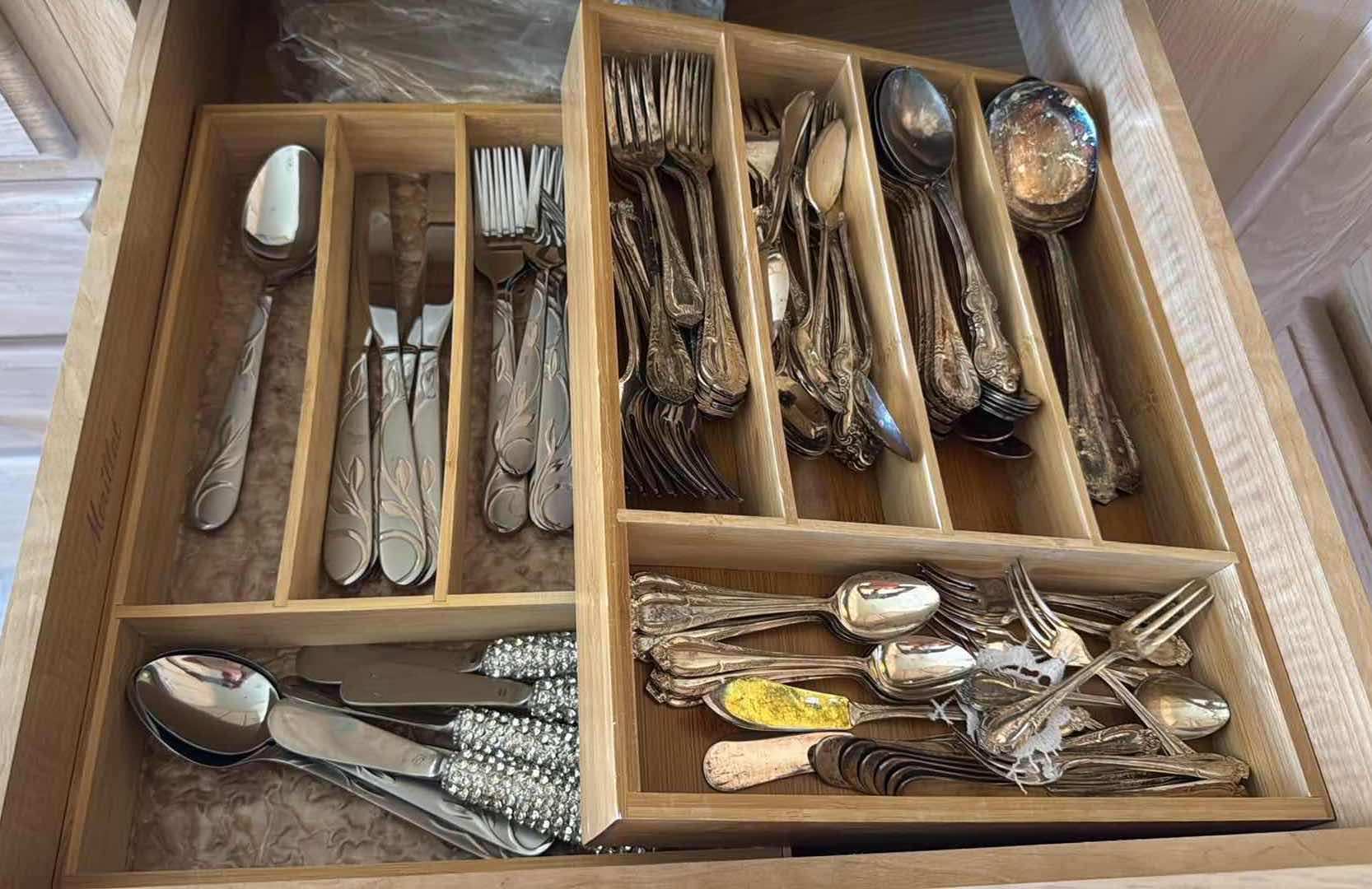 Photo 1 of CONTENTS OF KITCHEN DRAWER – ASSORTED SILVERWARE