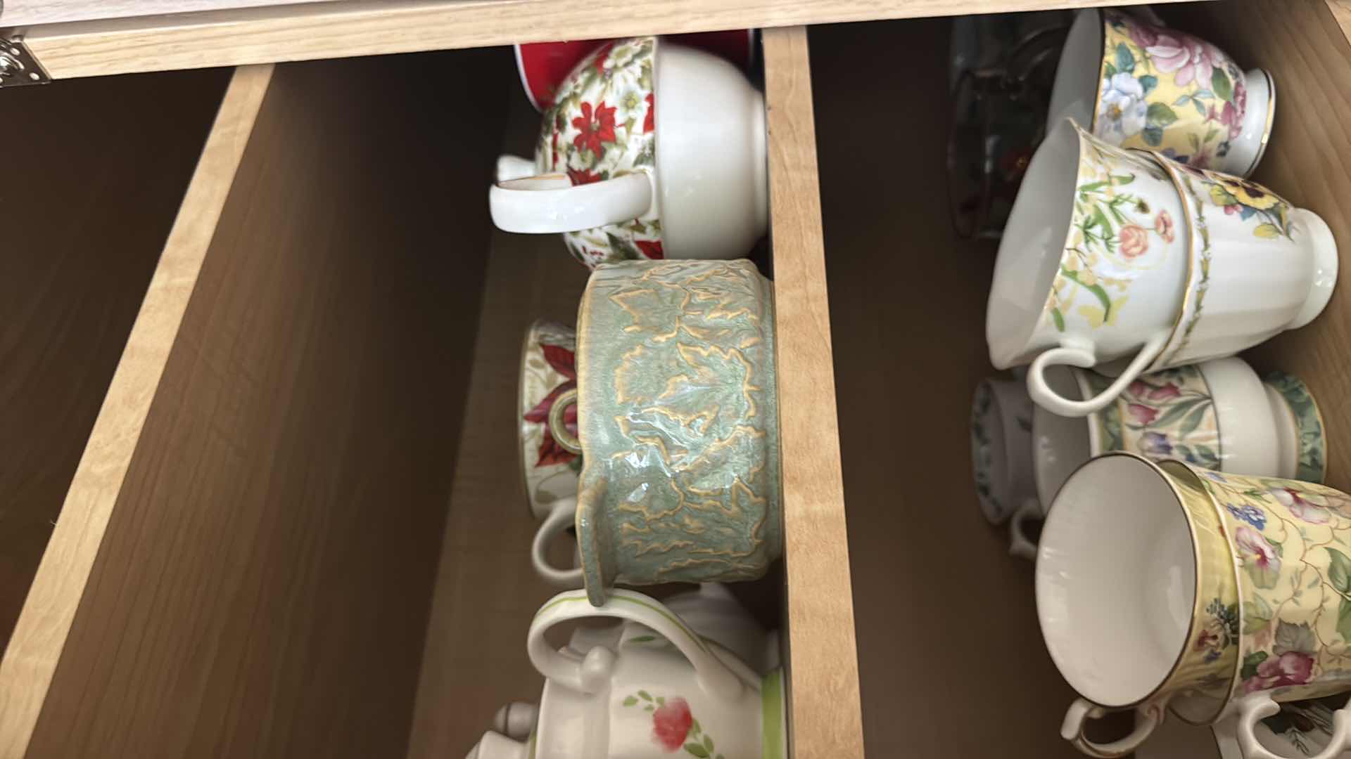 Photo 1 of CONTENTS OF KITCHEN CABINET – ASSORTED DISHES