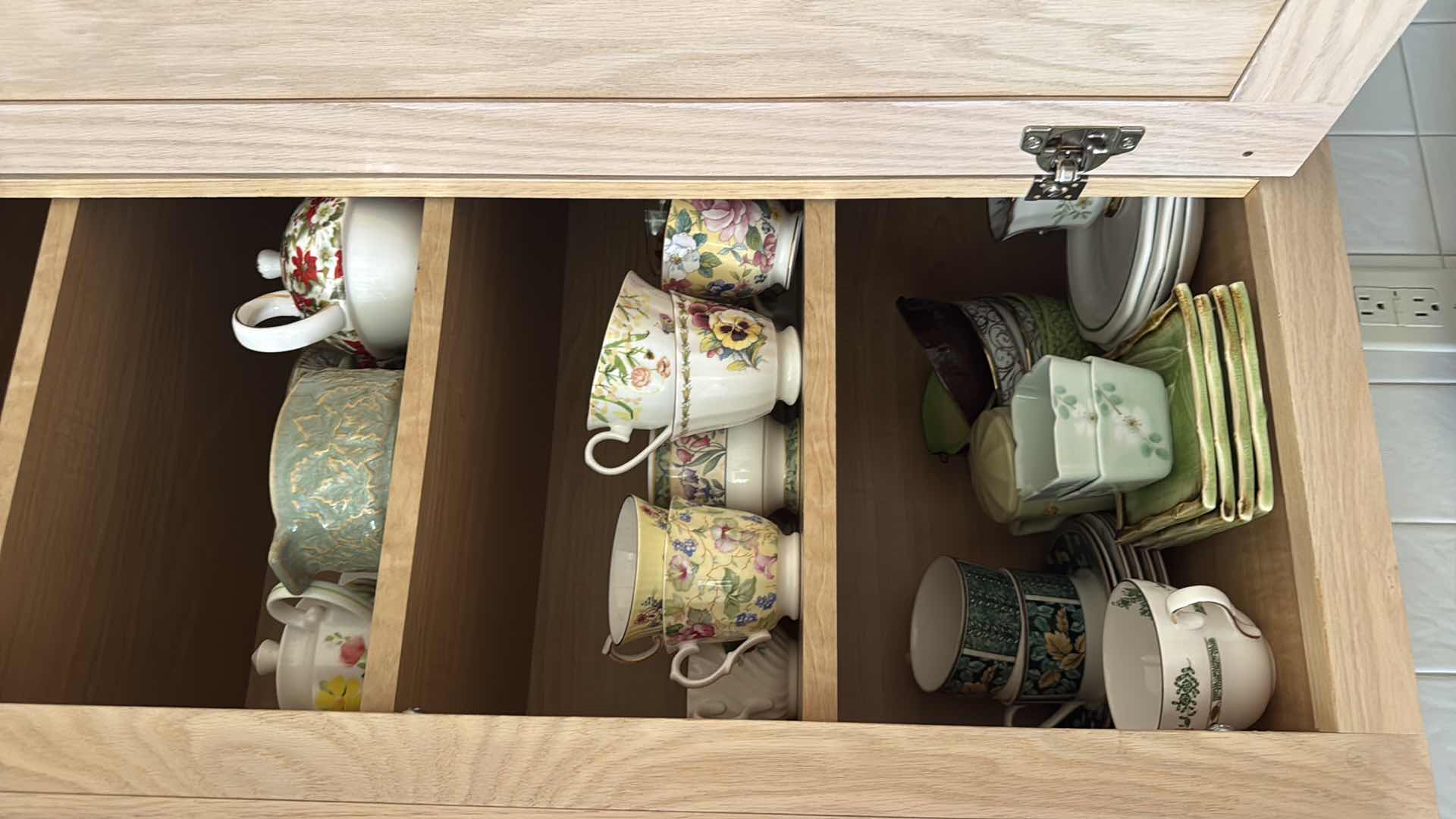 Photo 1 of CONTENTS OF KITCHEN CABINET – ASSORTED DISHES