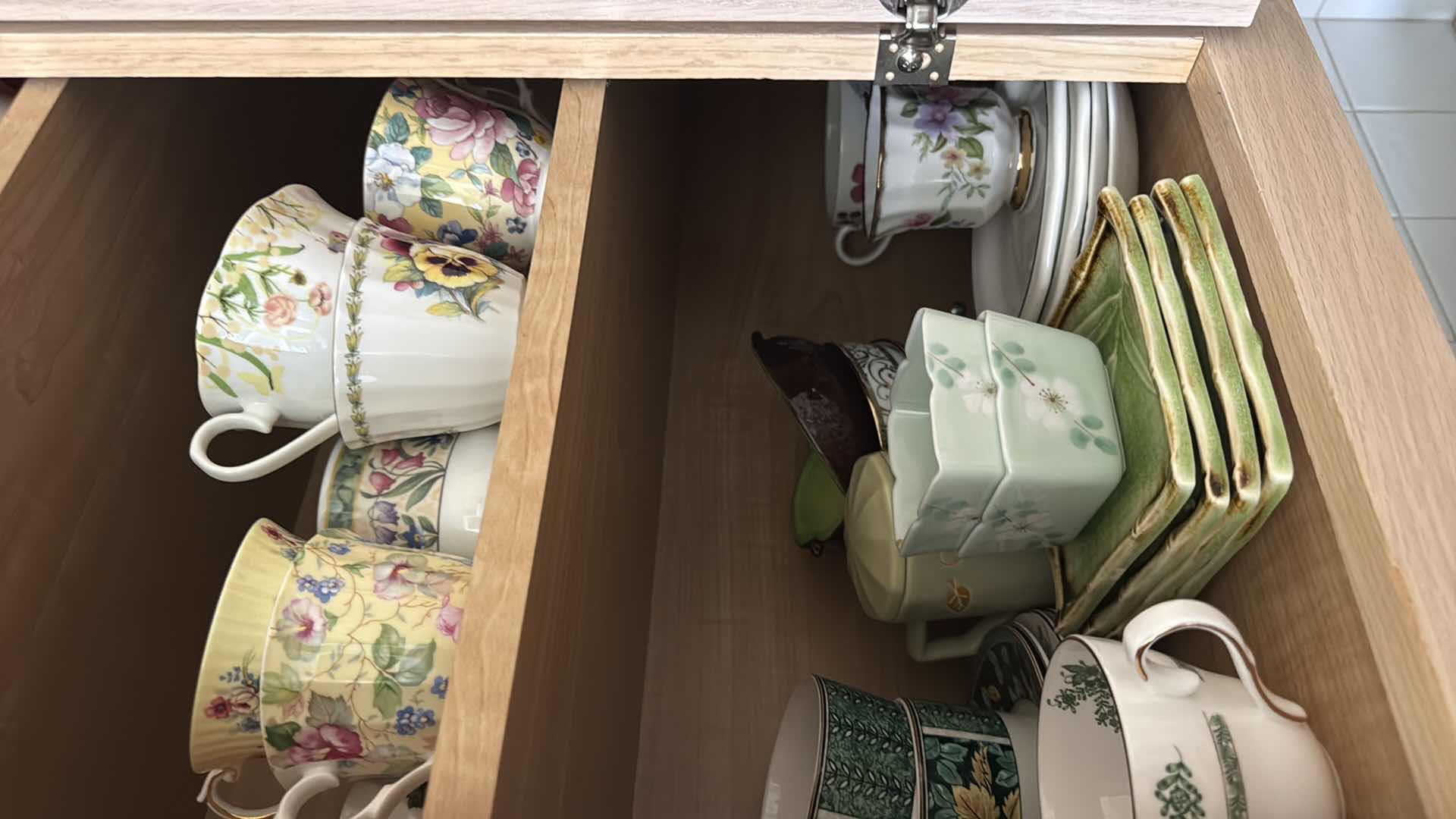 Photo 1 of CONTENTS OF KITCHEN CABINET – ASSORTED DISHES