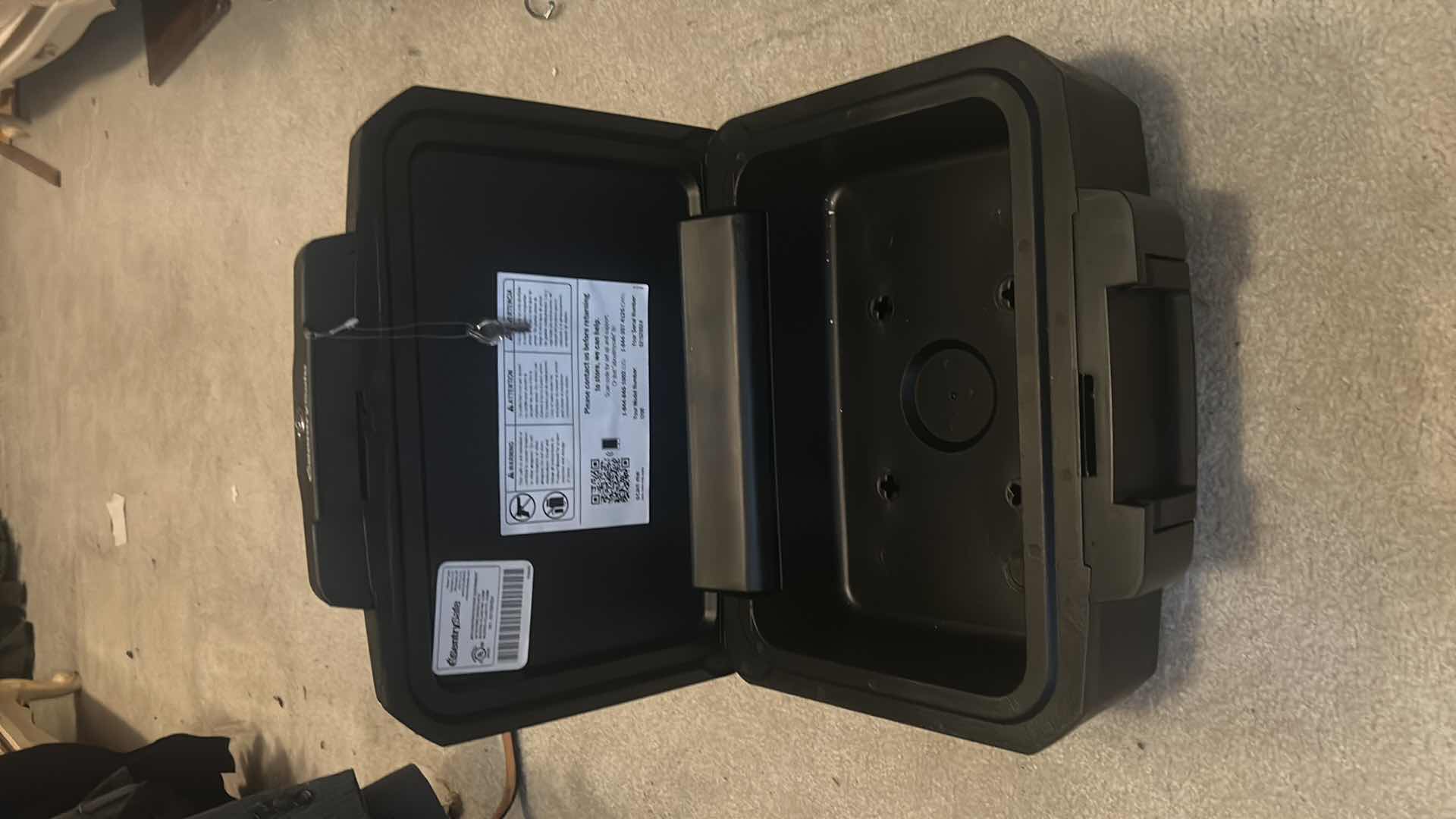 Photo 1 of SENTRY SAFE